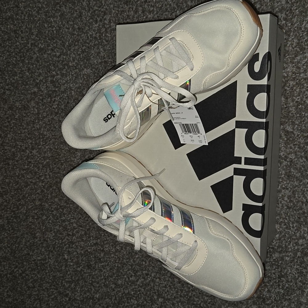 New adidas RUN 60 J unisex size 7y=8.5 womens - Picture 3 of 9